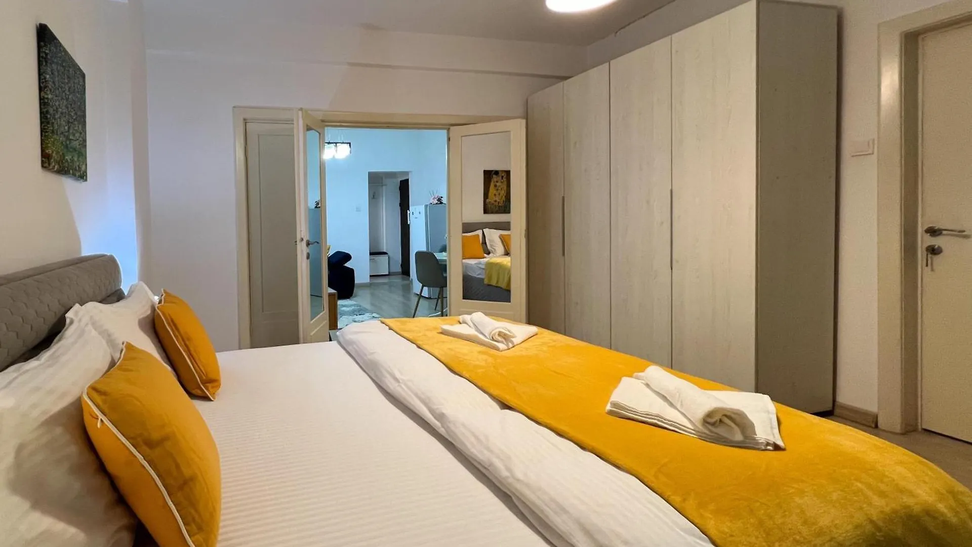 Old City Cozy Apartment Boekarest